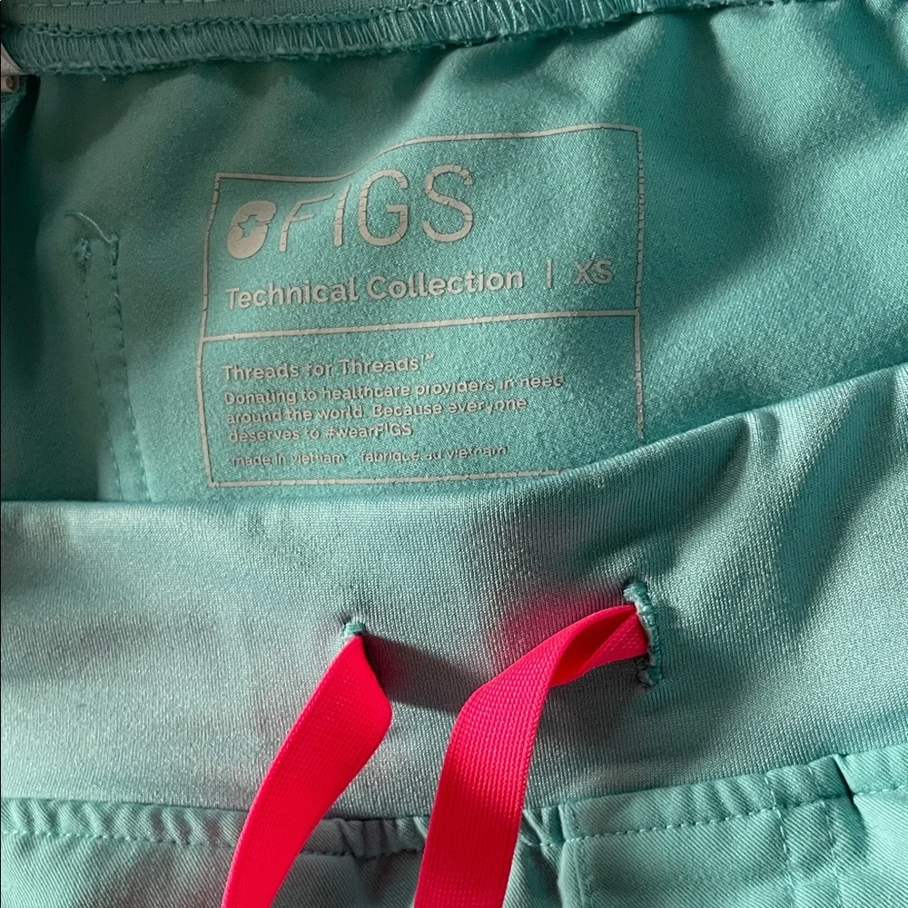 Aqua Scrub Set with Pink Drawstrings - Picture 3 of 4